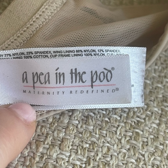 A Pea in the Pod Nursing Bra 36 DD - Picture 2 of 2